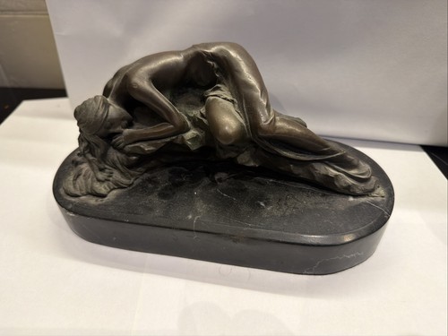 Naked lady resting bronze - lady,