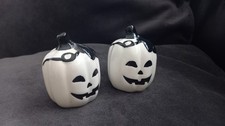 Halloween Pumpkin Salt Pepper Shakers Jack o Lantern Skull Design.
