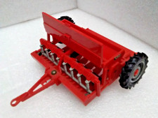 Britains Massey Ferguson MF