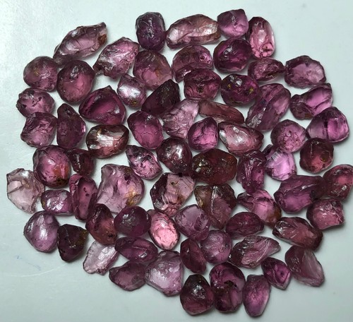 Malaya garnet rough - 76.73,