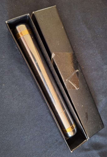 Single cigar tube - , a