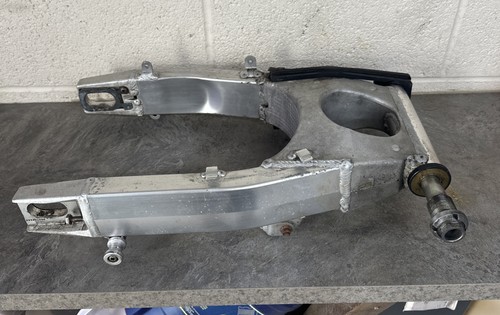 Suzuki gsxr 600 srad swingarm - 600,