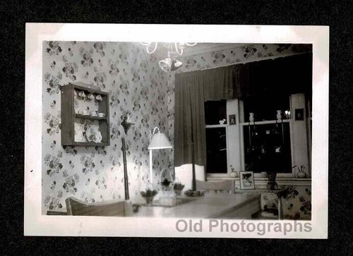 Dining room table floral - room,