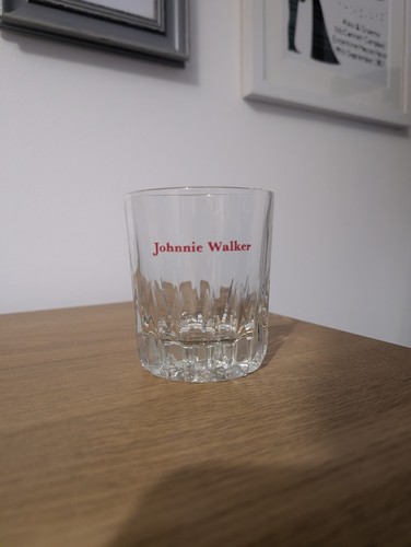 Johnnie walker red - johnnie, label