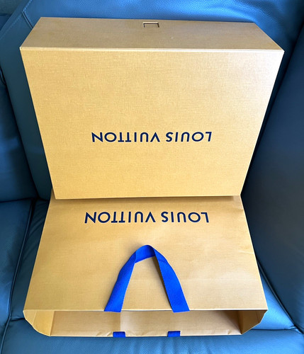 Louis vuitton logo gift box - gift,