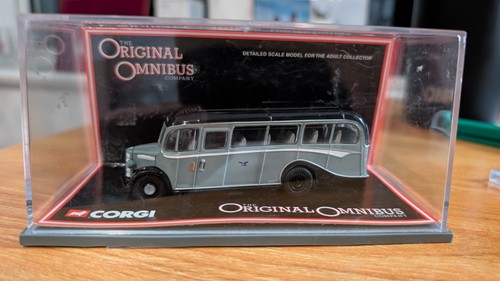 Corgi 42605 bedford coach - bedford,