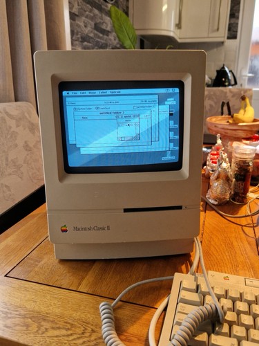 Apple macintosh classic - classic, ii