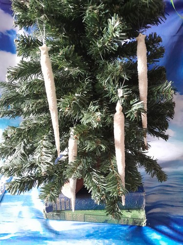 White bisque icicles with - white,