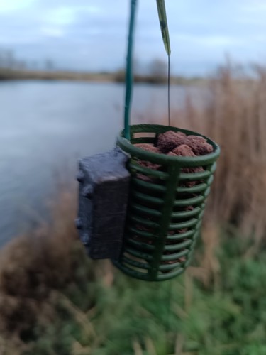 Big river barbel swimfeeders - big,