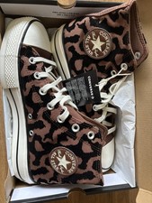 Converse Women’s Chuck