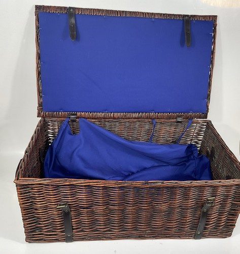 Alfred button hamper - button, company