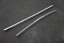 Set Front Right Door Molding