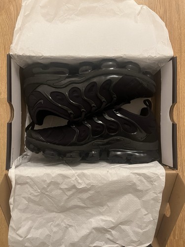 Nike air vapormax plus triple - nike,