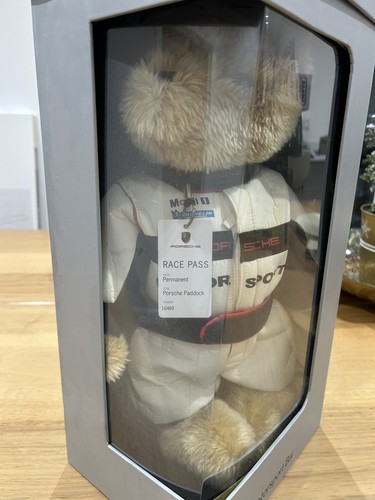 Porsche design motorsport - design, bear