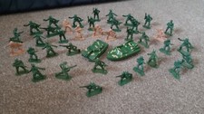 PLASTIC TOY SOLDIER BUNDLE -
