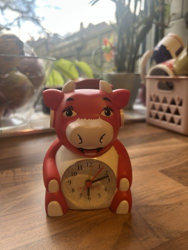 Laughing cow alarm - laughing, clock