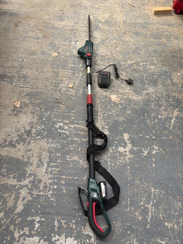 Bosch universal hedge trimmer - bosch,