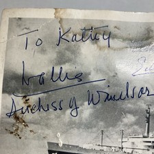 Autograph Of Wallace Duchess
