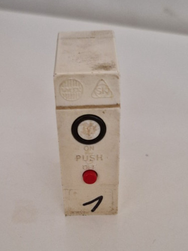 Wylex push plug amp type - push, in