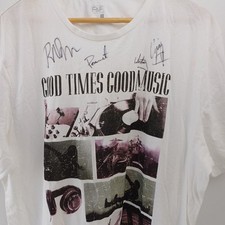 Kaiser Chiefs Signed White T Shirt Ricky Wilson Peanut Whitey Vijay Autographs