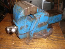 RECORD NO. 3 BENCH VICE,  UNDAMAGED  4 INCH  WIDE JAWS   MADE IN ENGLAND