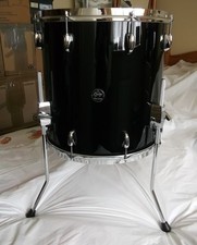 Gretsch Renown Maple 16 x 16 Piano Black Lacquer Floor Tom with Soft Drum Bag