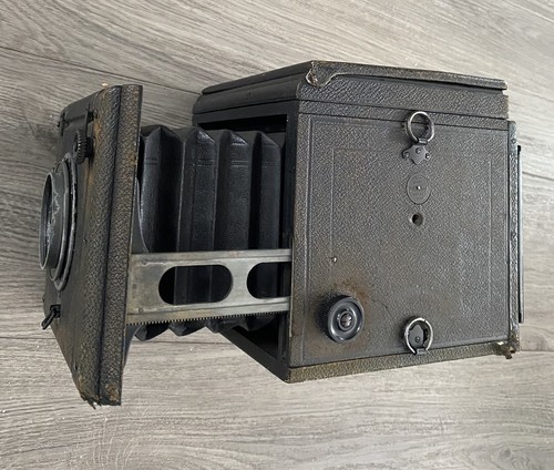 The popular pressman reflex - the,