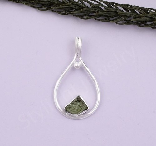 Natural moldavite free size - natural,
