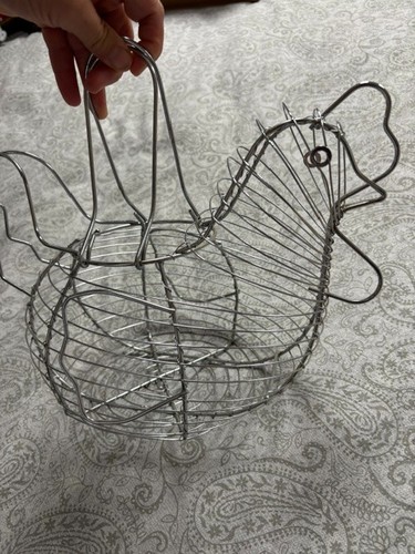 Metal wire chicken egg