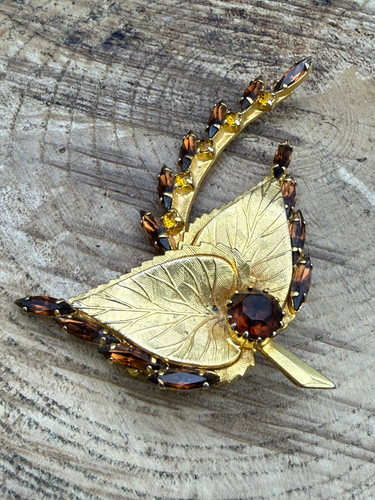 Vintage textured leaf brooch - textured,