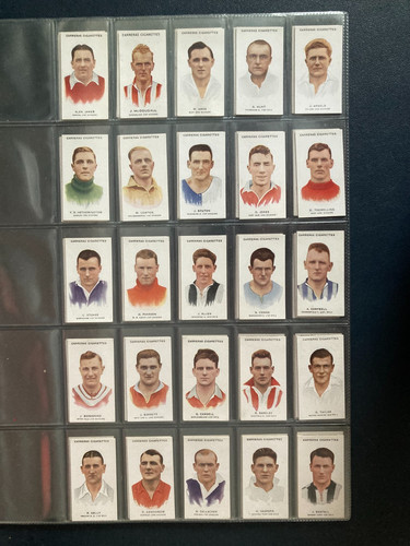 Cigarette cards footballers - cards,