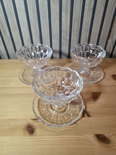 Vintage glass sundae - , dessert