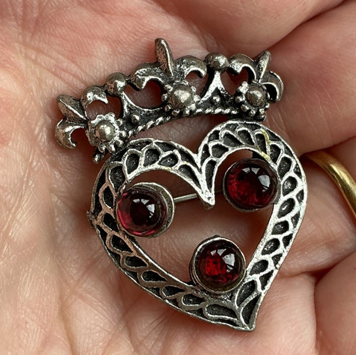 Vintage luckenbooth sweetheart - luckenbooth,