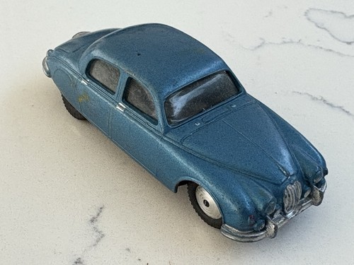 Corgi 208m jaguar 4 ltr - , 2.4