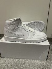 Air jordan 1 mid triple white