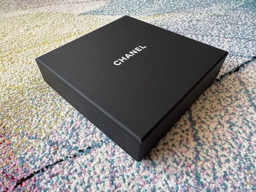 Chanel small square box approx - chanel,