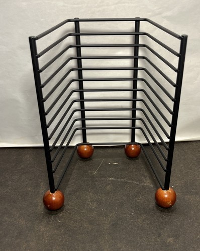 Vtg black metal - 12, holder