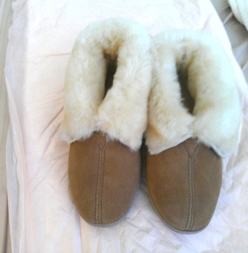 Minnetonka shearling slippers - shearling,
