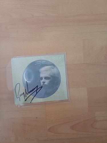 Gary numan hand signed - numan,