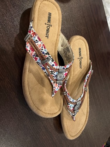 Worn minnetonka women - 1x,