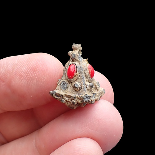 Mysterious unknown metal - a,