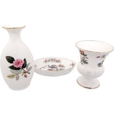 Wedgwood Bone China Vases Kutani Crane Hathaway Rose Set Made in England (002)