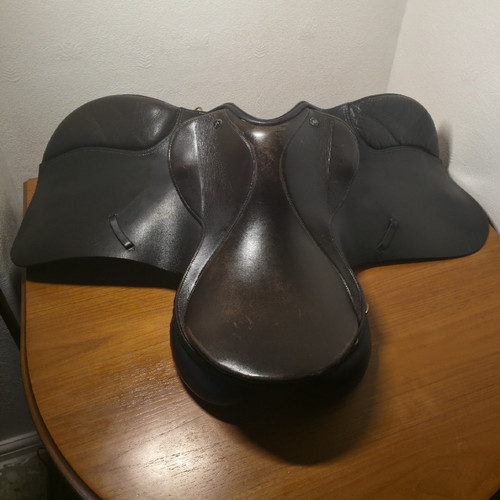 Fieldhouse dressage saddle - fieldhouse,