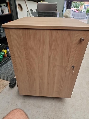 Lockable equipment rack - 19",