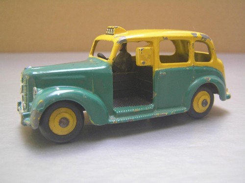 Dinky toys 254 - austin, cab