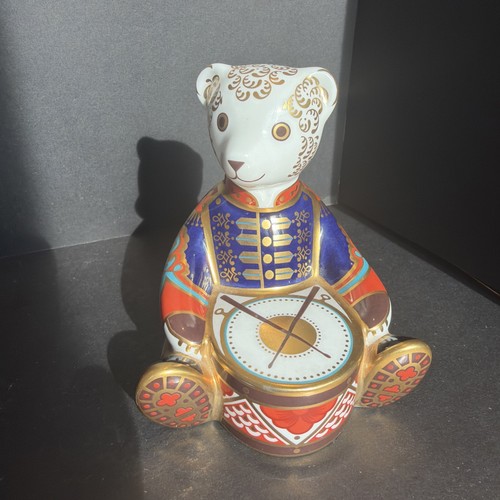 Royal crown derby drummer bear - royal,