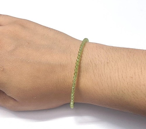 Green peridot 2mm faceted - green,