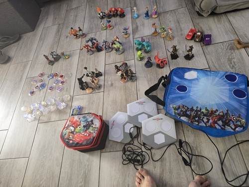 Disney infinity 46figures - disney,
