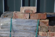 PALLET OF 240 RECLAIMED LBC PHORPRES 19 BRICKS CLEANED AND READY TO USE