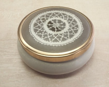 Vintage round frame craft ceramic trinket pot [ED]